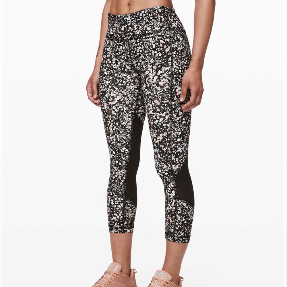 Set! Lululemon pace rival crop and cool racer back - Picture 12 of 15